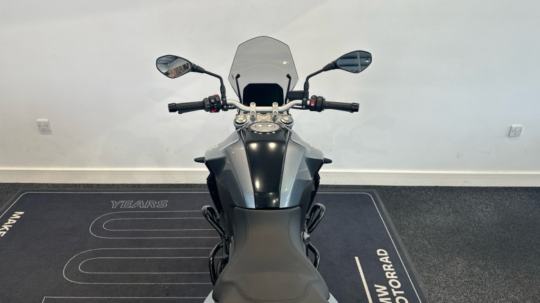 BMW F900 R